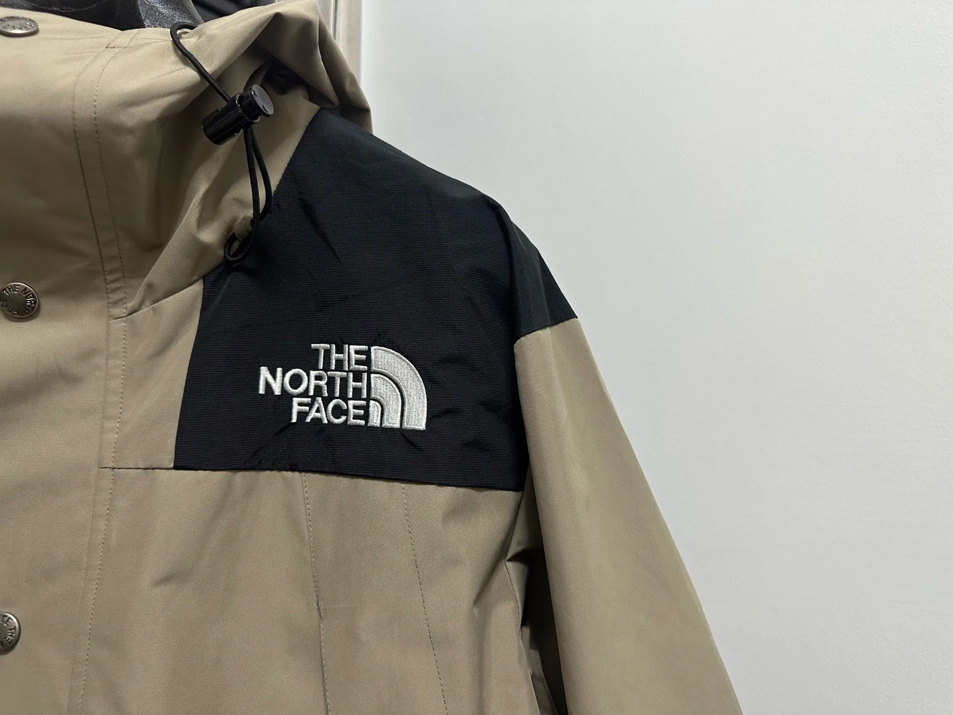 ！ 【The North Face】 1990Classic # ZP 。 ZP， 。 ✅ ISO 90（ISO 4） ✅ Gore-tex Breathable ， 。 ✅ ZP。 ， ， ✅ YKK ， 10 ， 。 ， ✅ 1990 MJ TNF 。 GT ， ， 。 ✅GT 。 ✅ 1996 ‼️ Size:XS-2XL